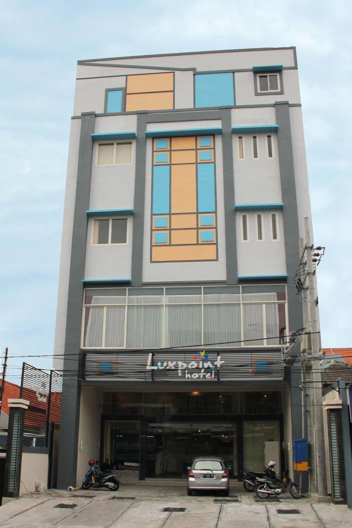 ลักซ์พอยต์ โฮเต็ล สุราบายา Hotel ภายนอก รูปภาพ