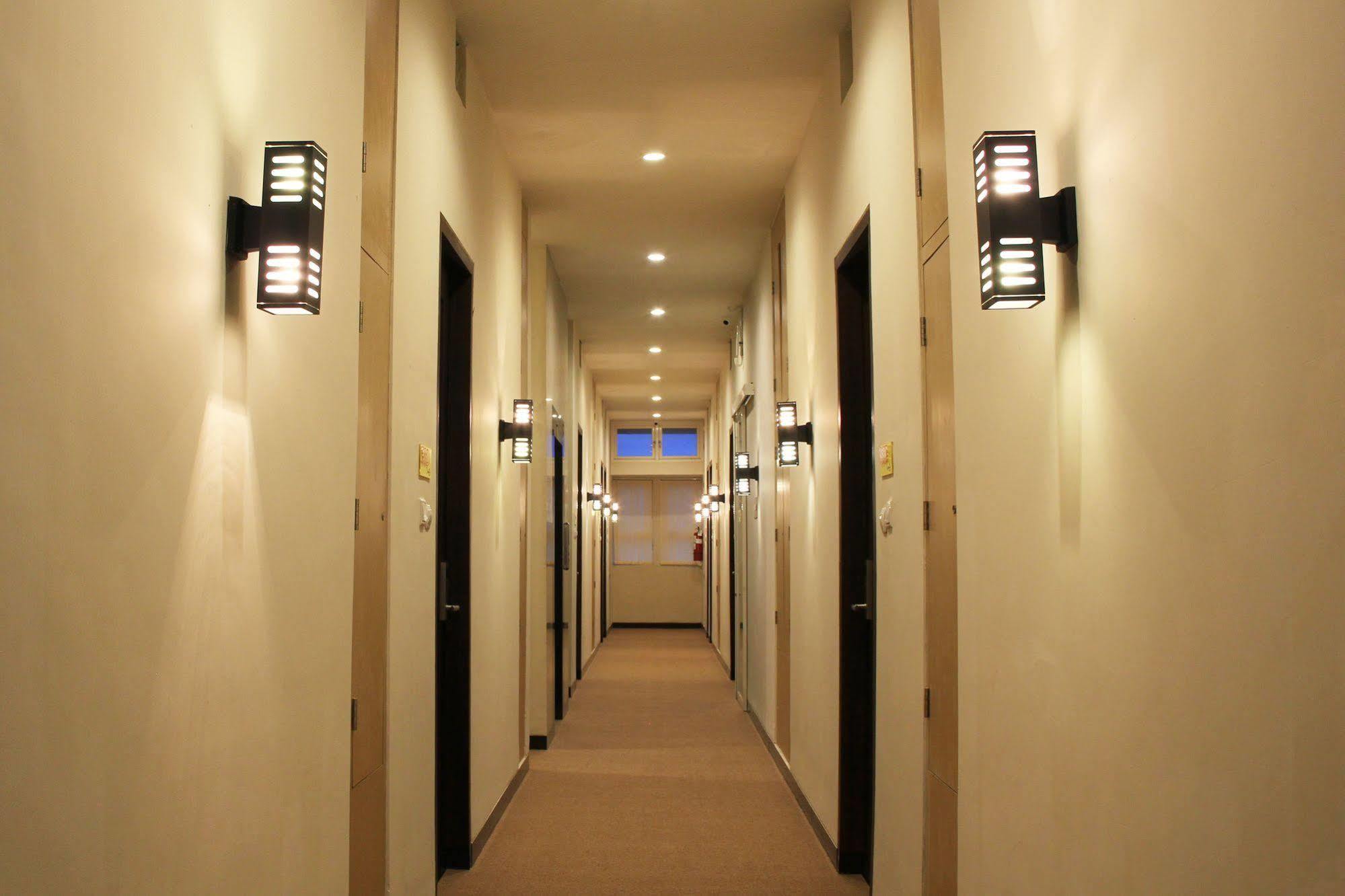ลักซ์พอยต์ โฮเต็ล สุราบายา Hotel ภายนอก รูปภาพ