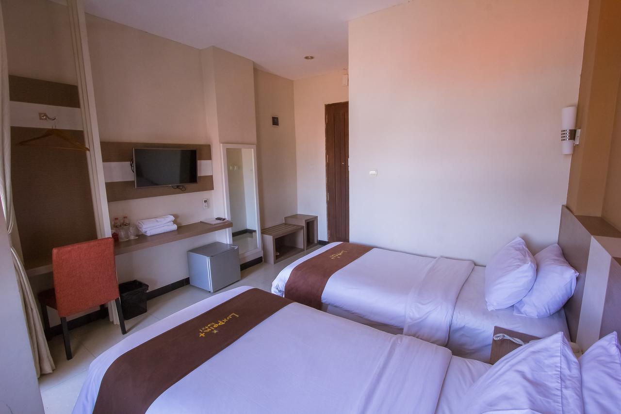 ลักซ์พอยต์ โฮเต็ล สุราบายา Hotel ภายนอก รูปภาพ